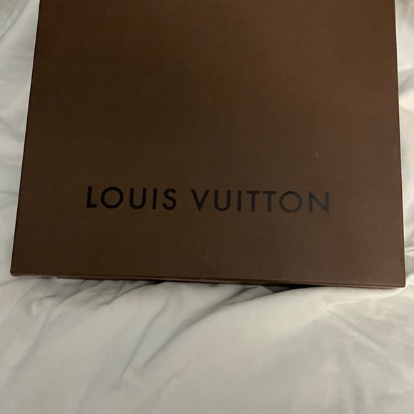 🚫Damaged Empty Louis Vuitton Empty Box - Picture 3 of 16
